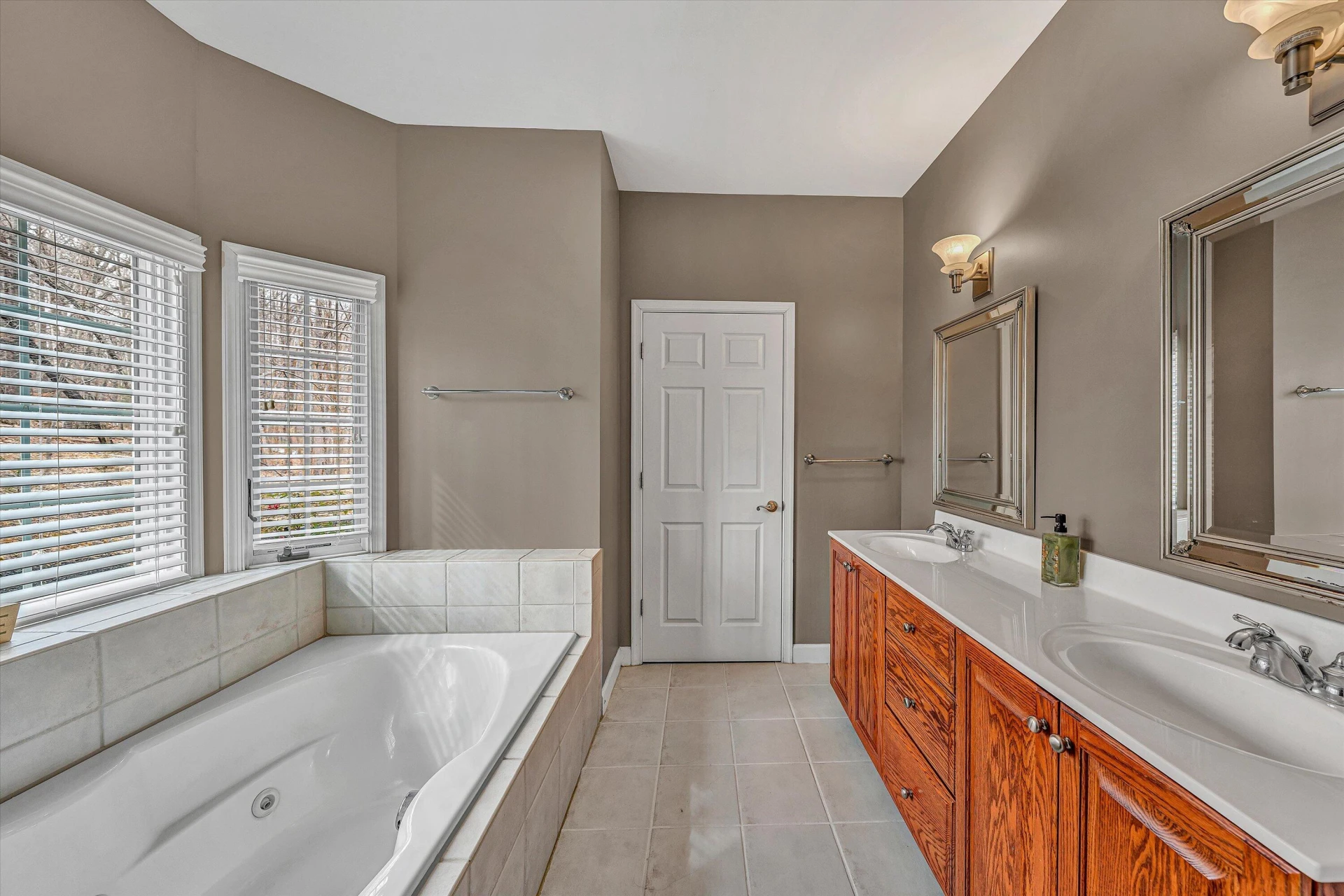 100 Waterside DR - Photo 22