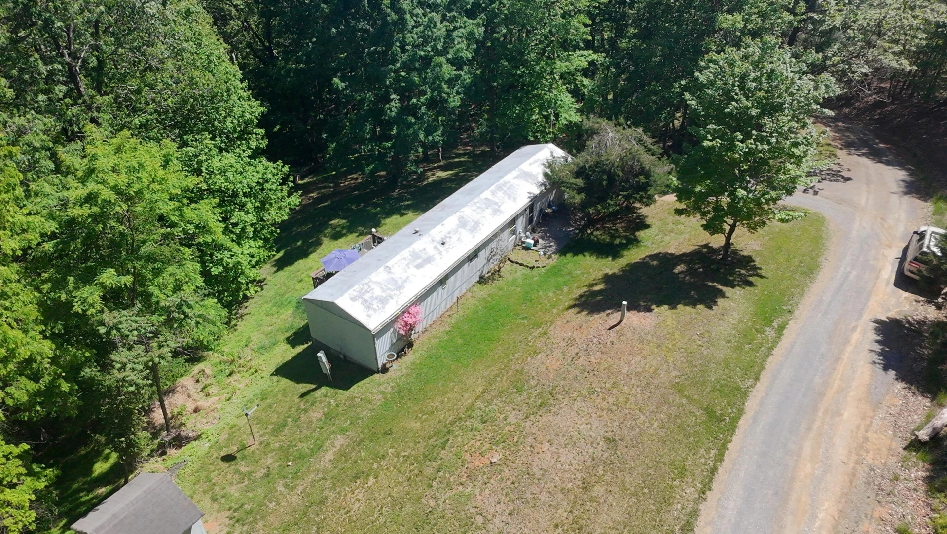 204 Bentwood DR - Photo 2