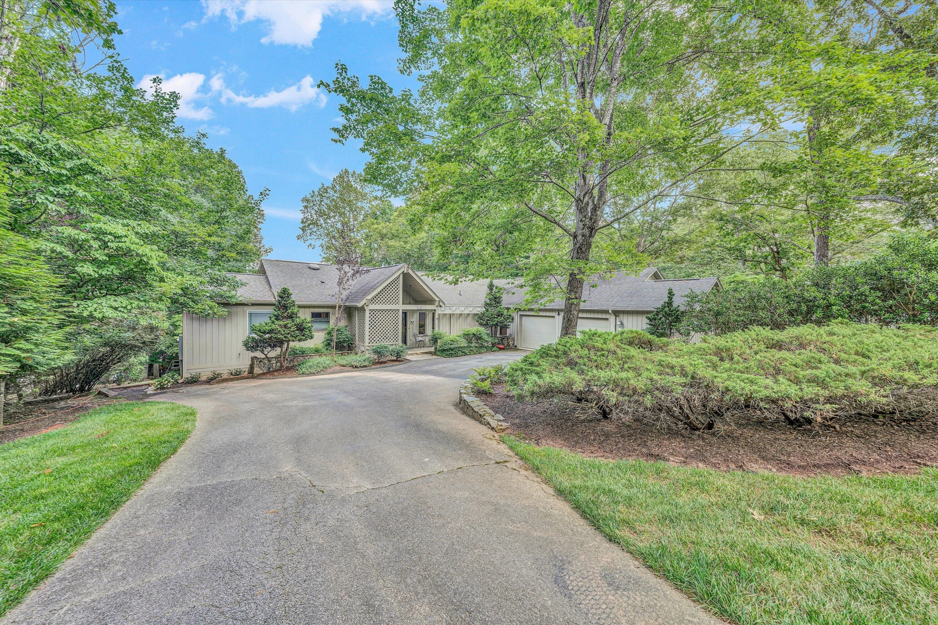 150 Providence LN - Photo 7