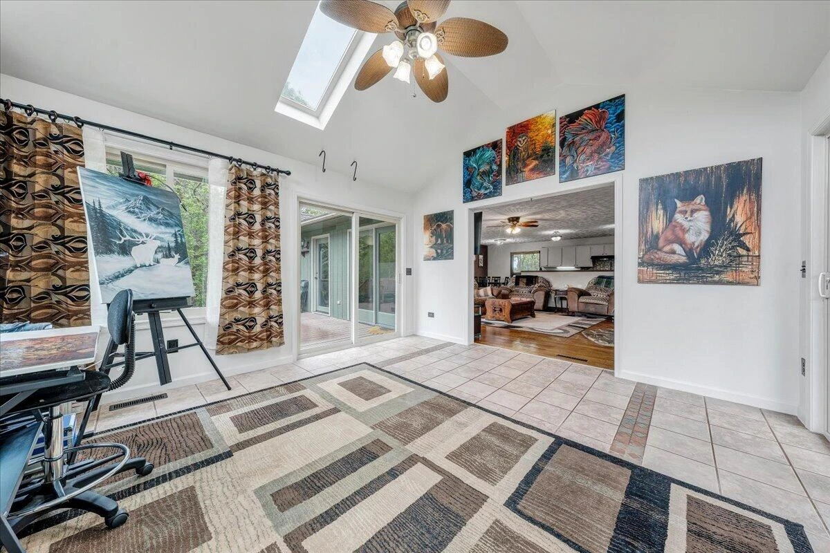 1299 Holiday CIR - Photo 25