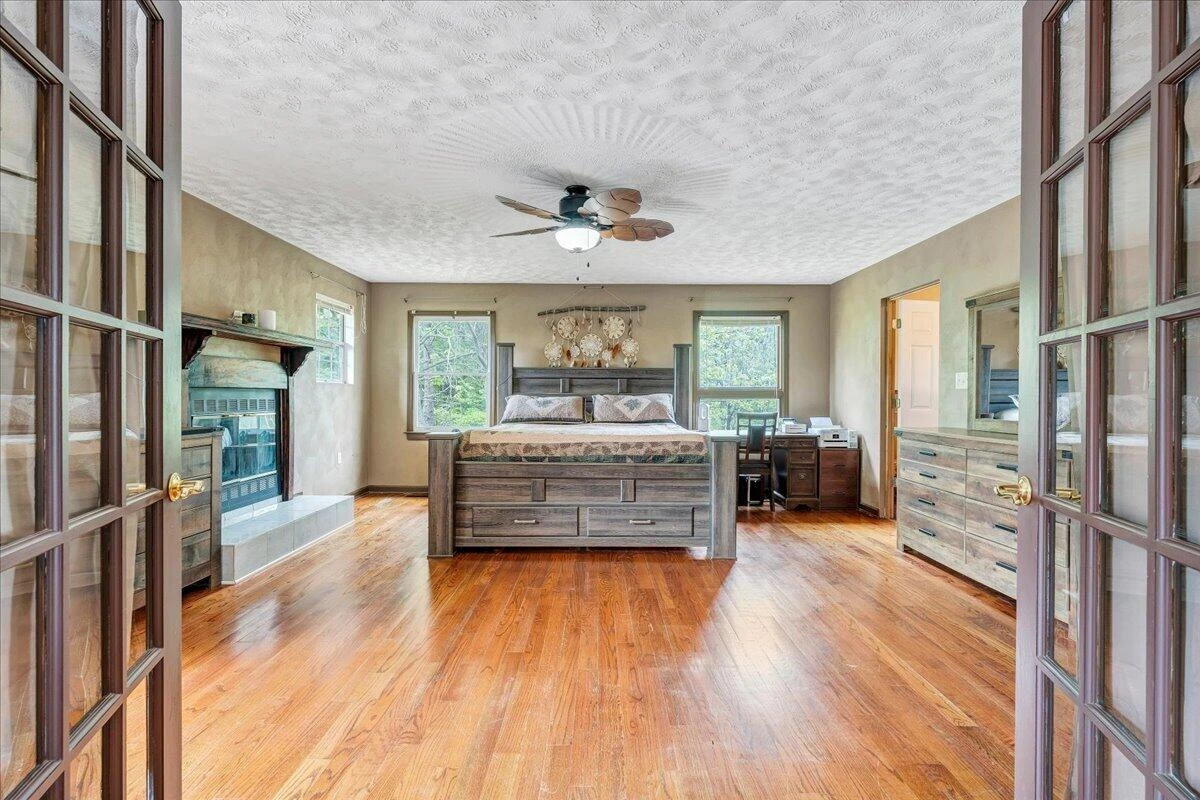 1299 Holiday CIR - Photo 30