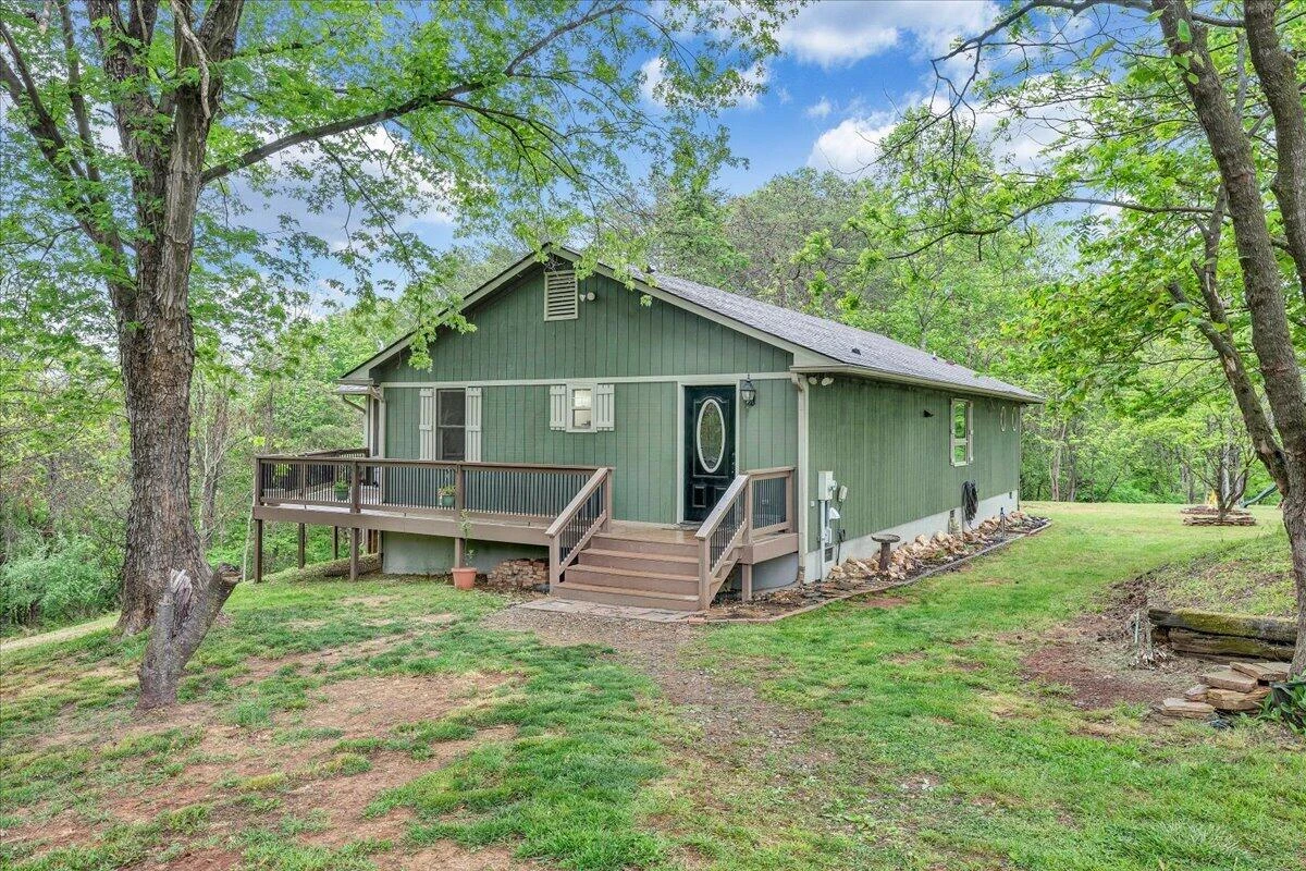 1299 Holiday CIR - Photo 4