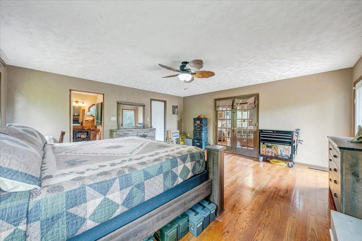 1299 Holiday CIR - Photo 33