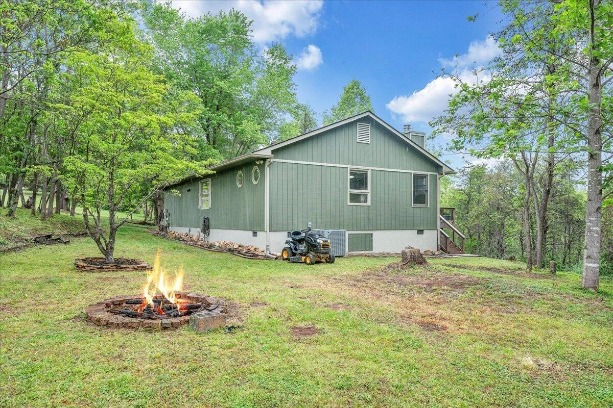 1299 Holiday CIR - Photo 56