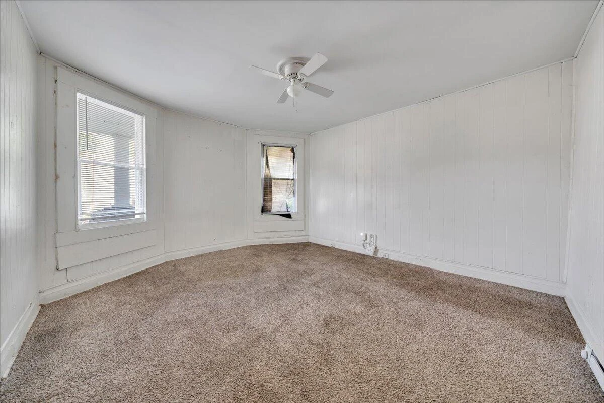 514 9th ST - Photo 11