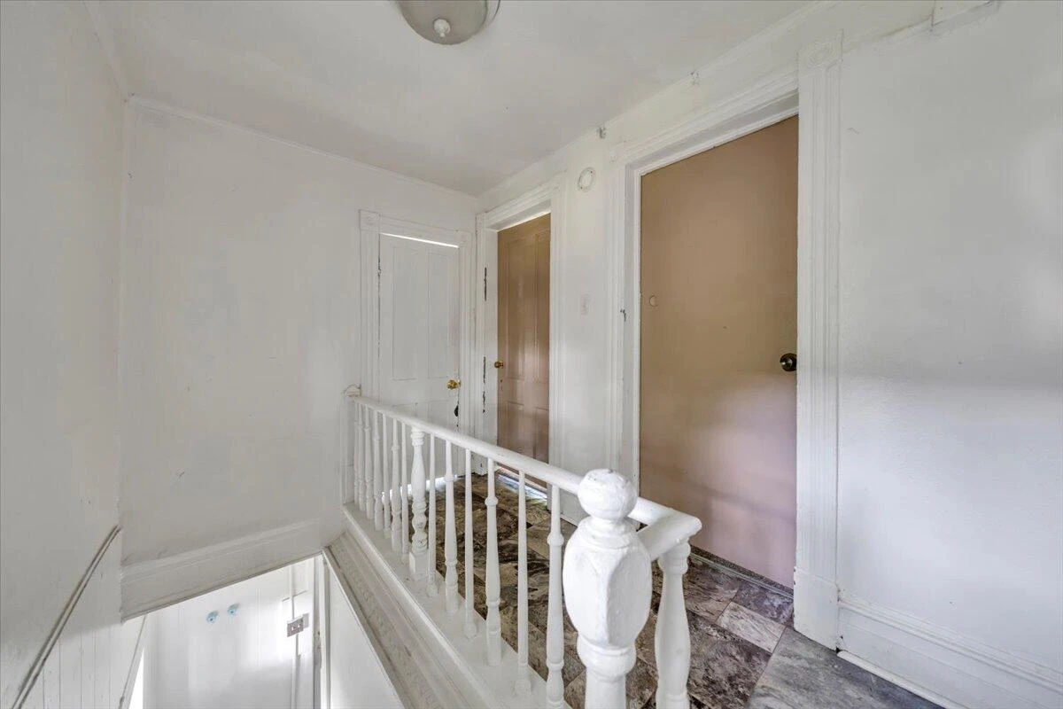 514 9th ST - Photo 13