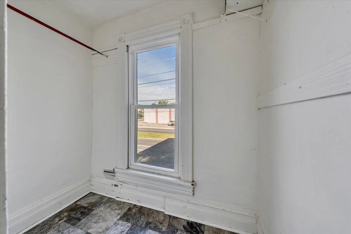 514 9th ST - Photo 22