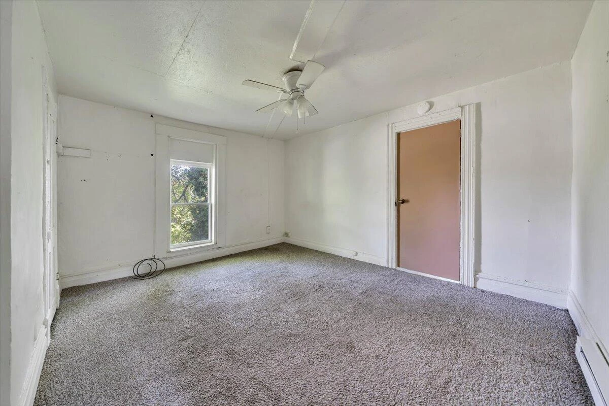 514 9th ST - Photo 23