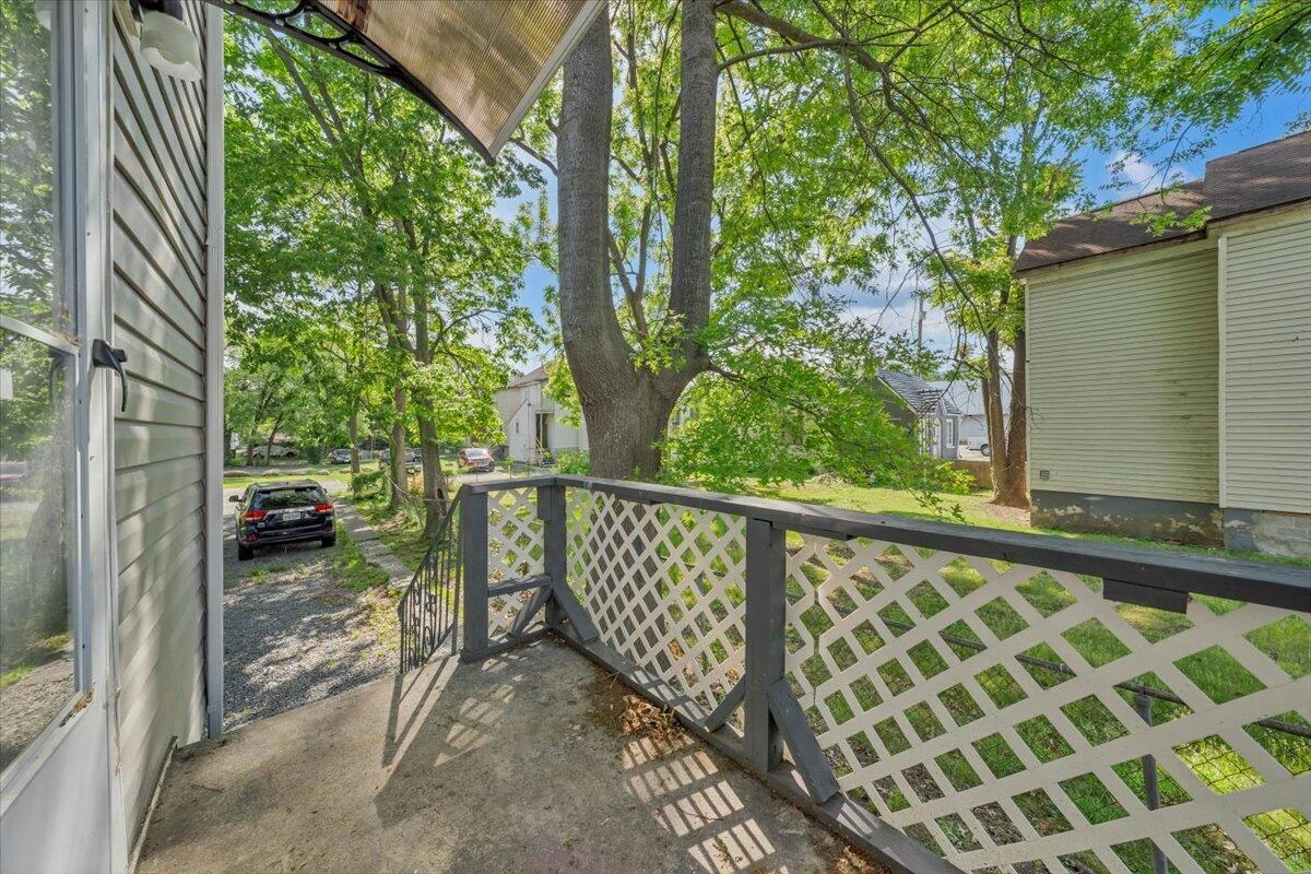 514 9th ST - Photo 24