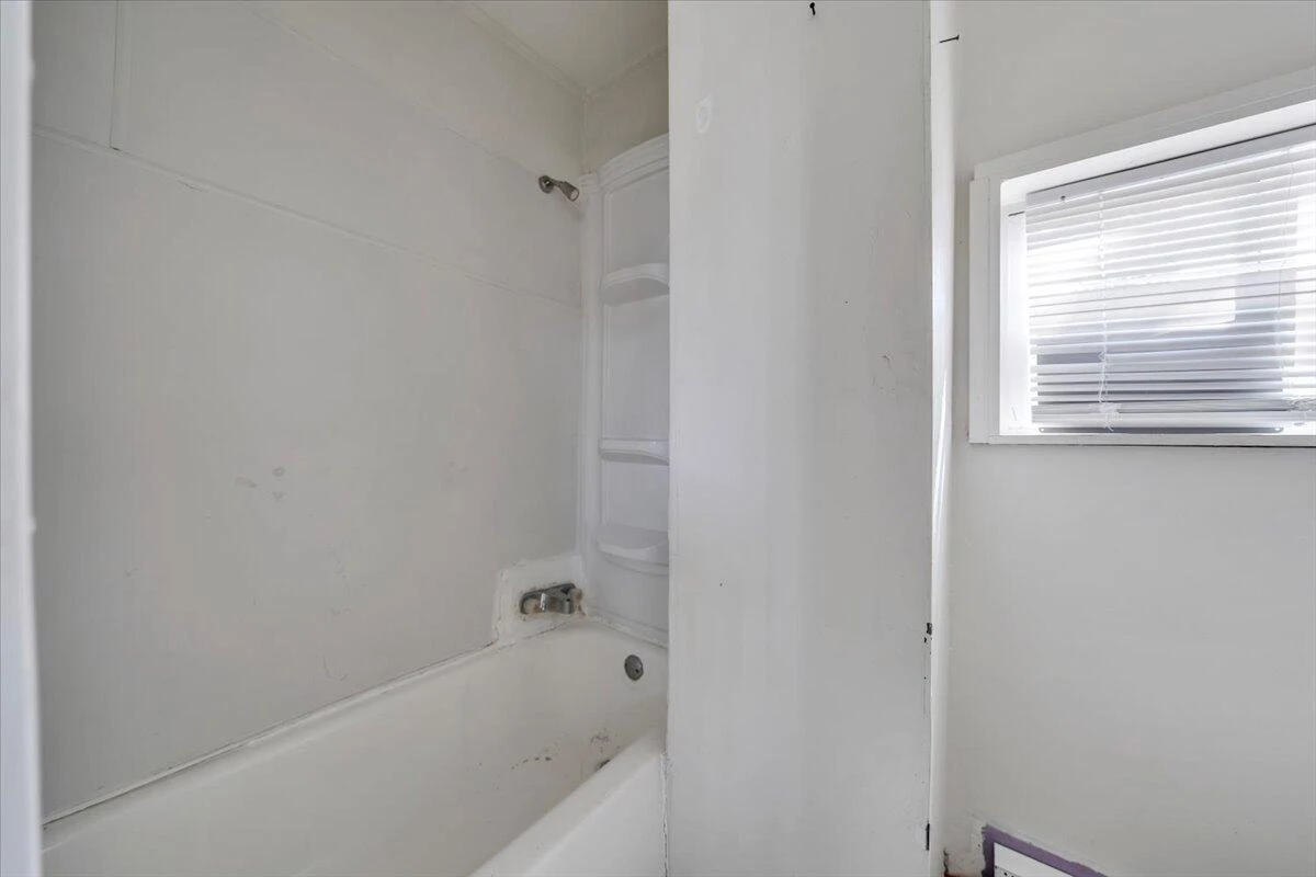 514 9th ST - Photo 8