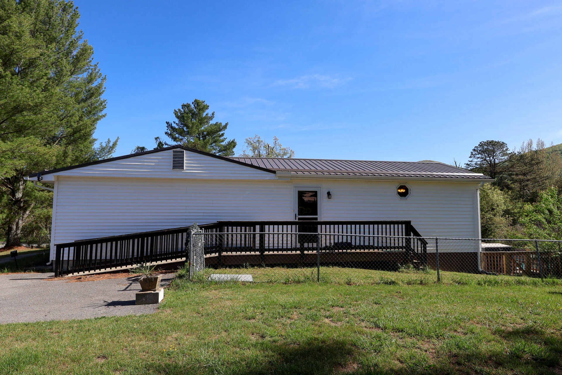 36 Railroad AVE - Photo 17