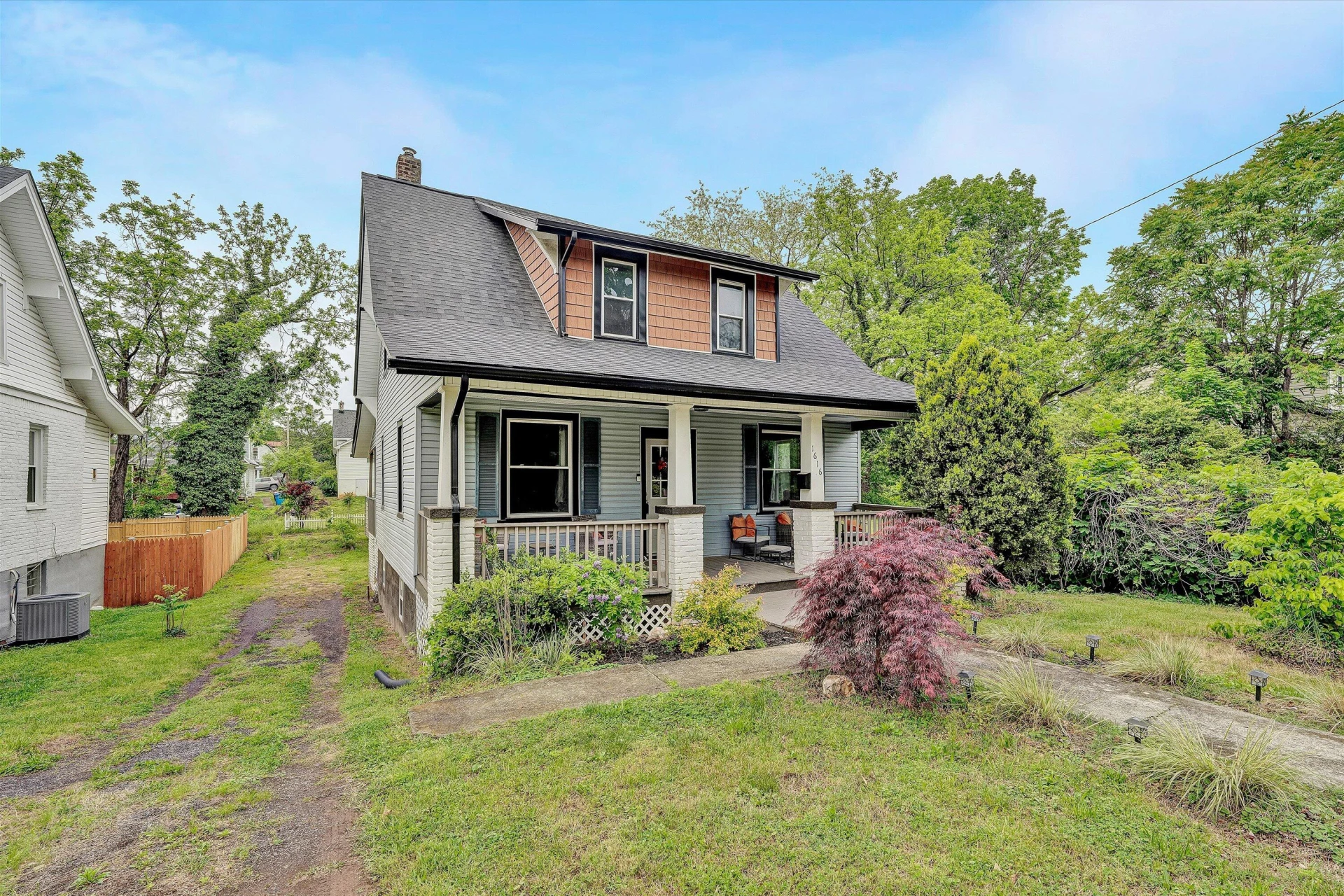 1616 Carroll AVE NW - Photo 3
