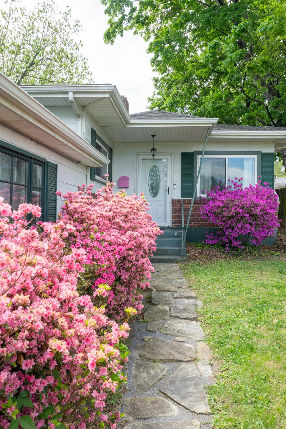 2350 Berkley AVE - Photo 2