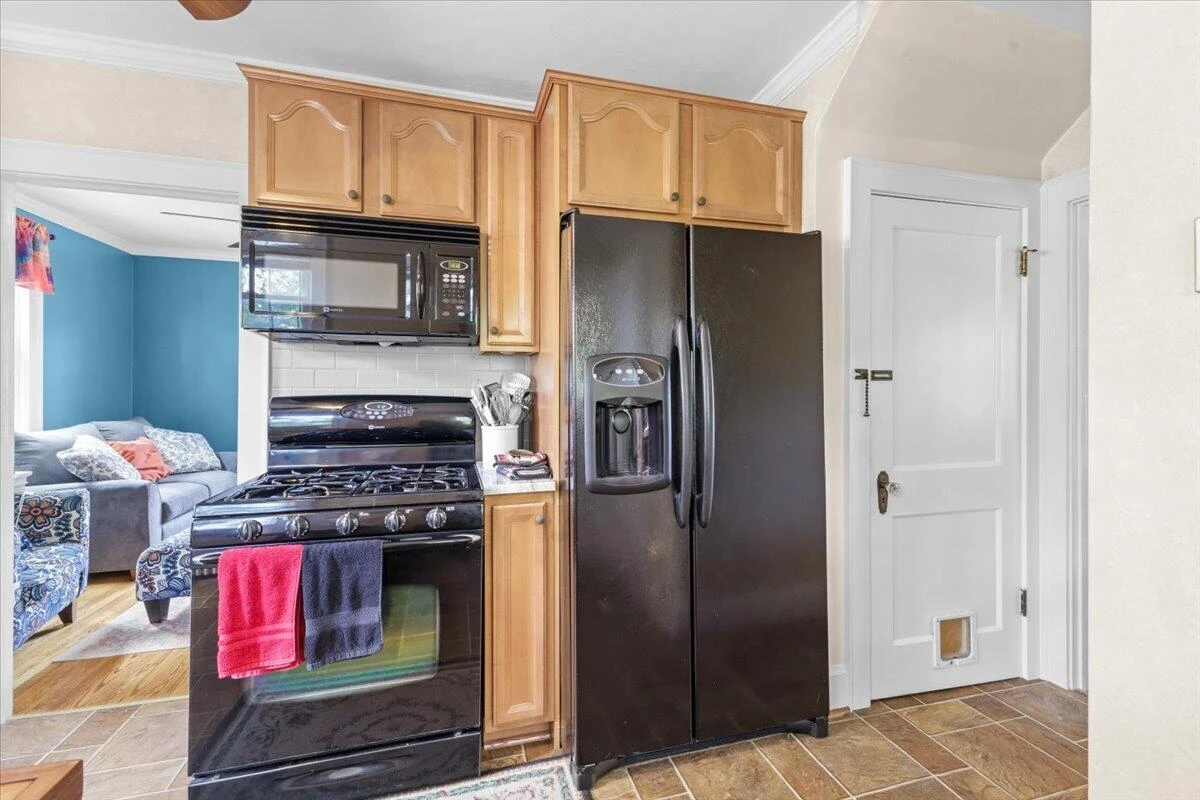 209 Huntington BLVD - Photo 18