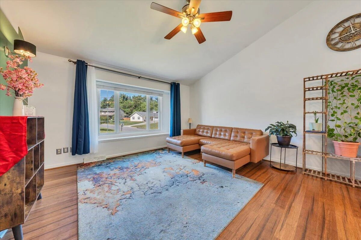 1010 Barrens Village LN - Photo 5