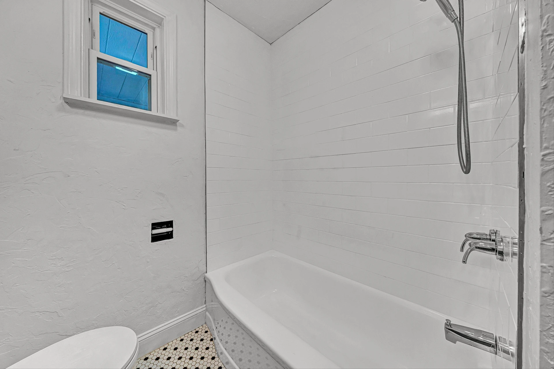 2106 Colgate ST - Photo 10