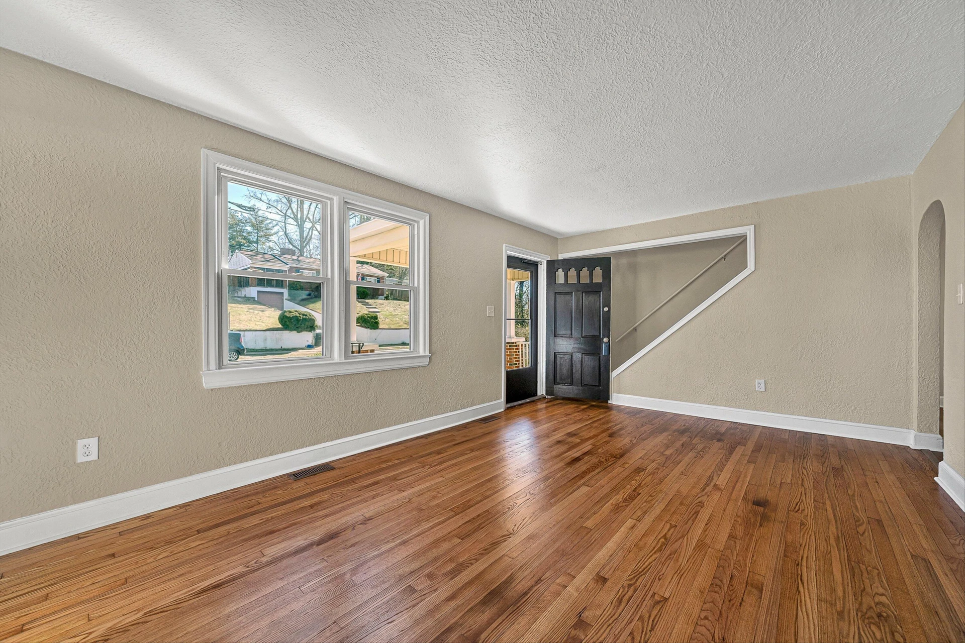 2106 Colgate ST - Photo 5