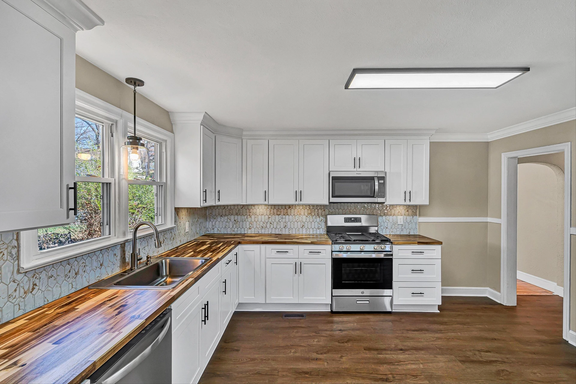 2106 Colgate ST - Photo 7