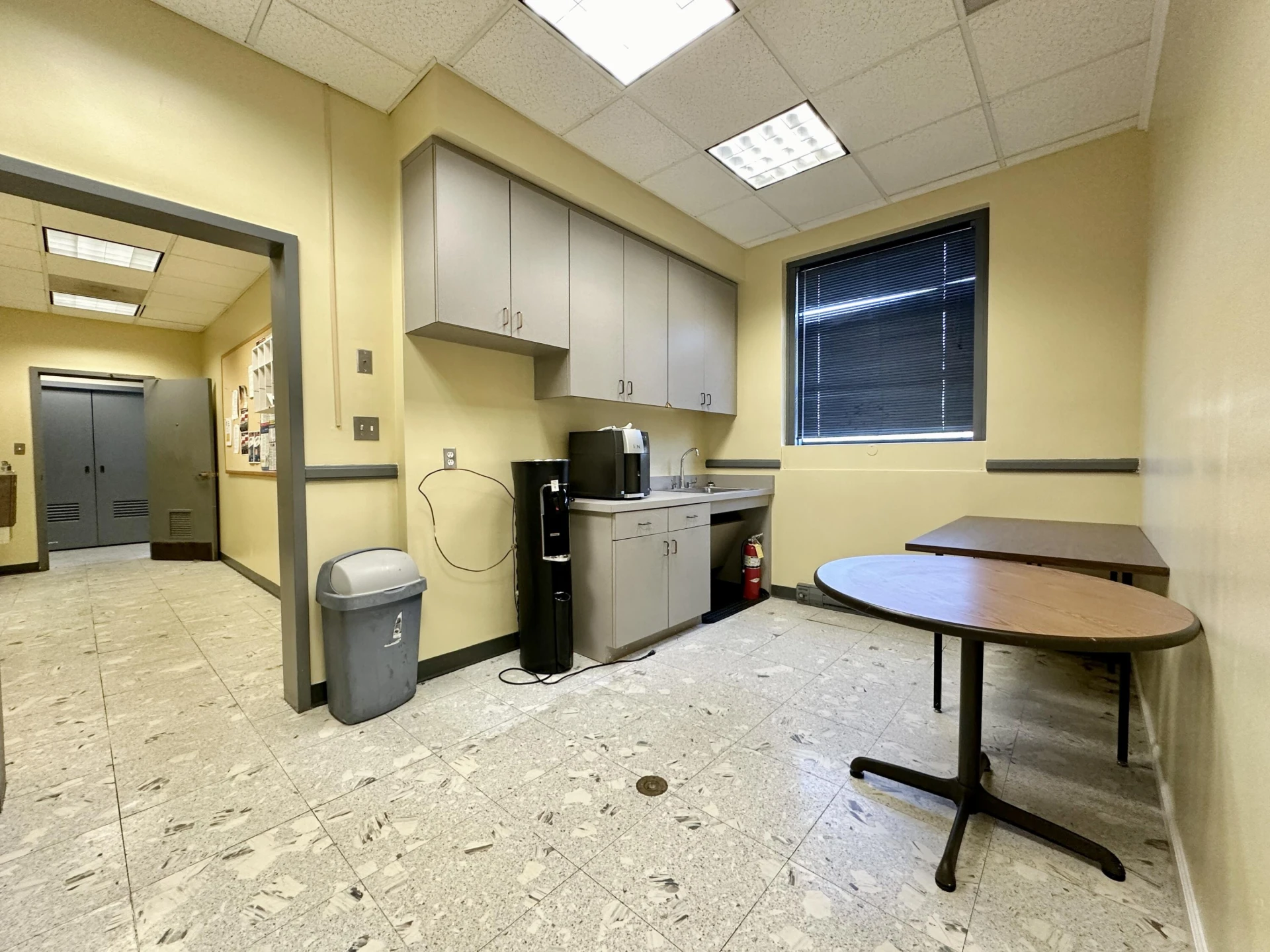 8 Lester ST - Photo 17