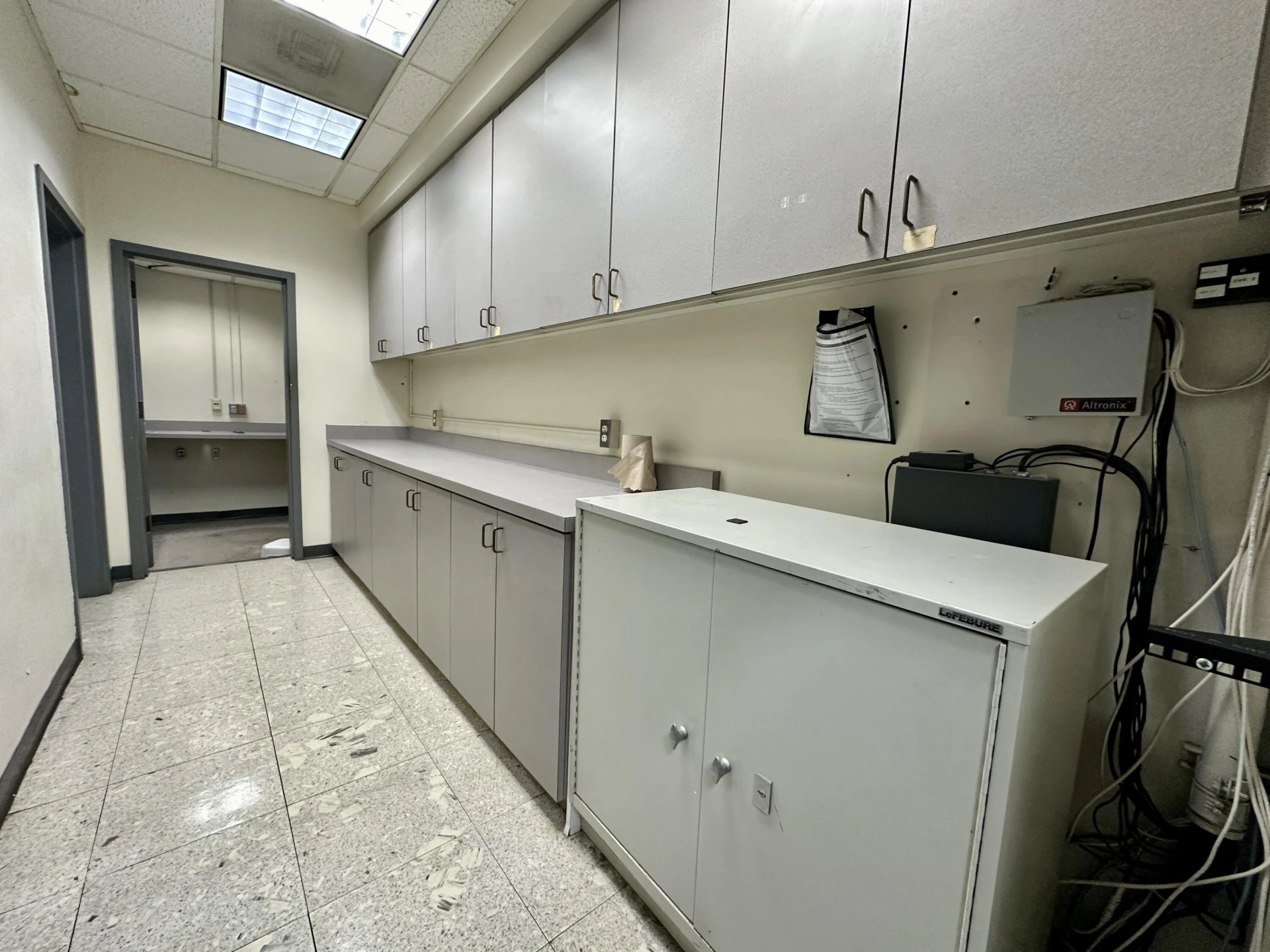 8 Lester ST - Photo 23