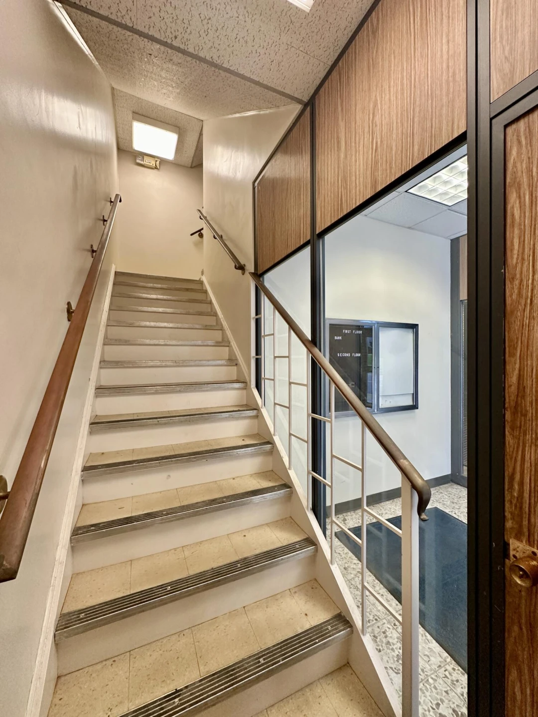 8 Lester ST - Photo 24