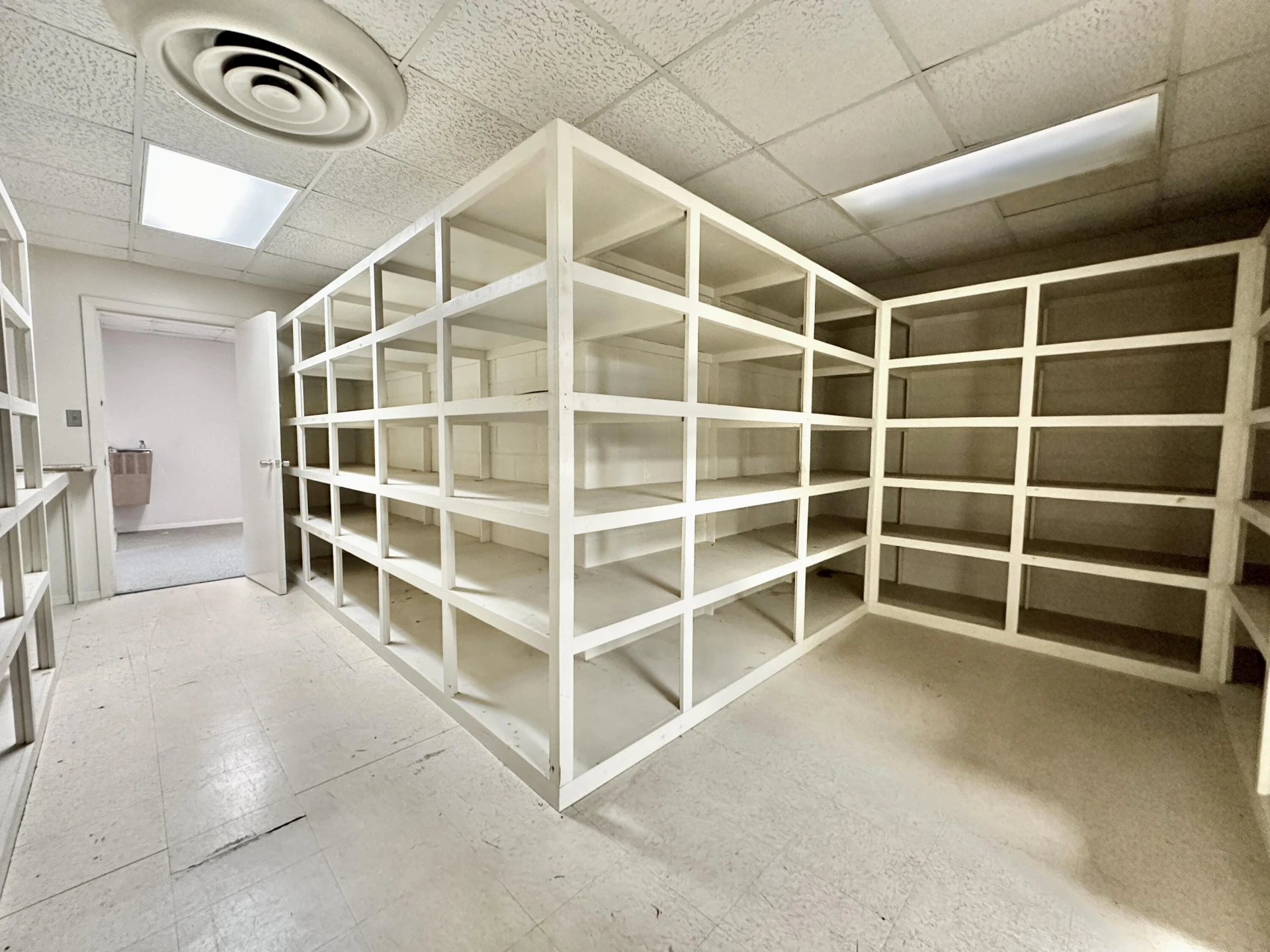 8 Lester ST - Photo 30