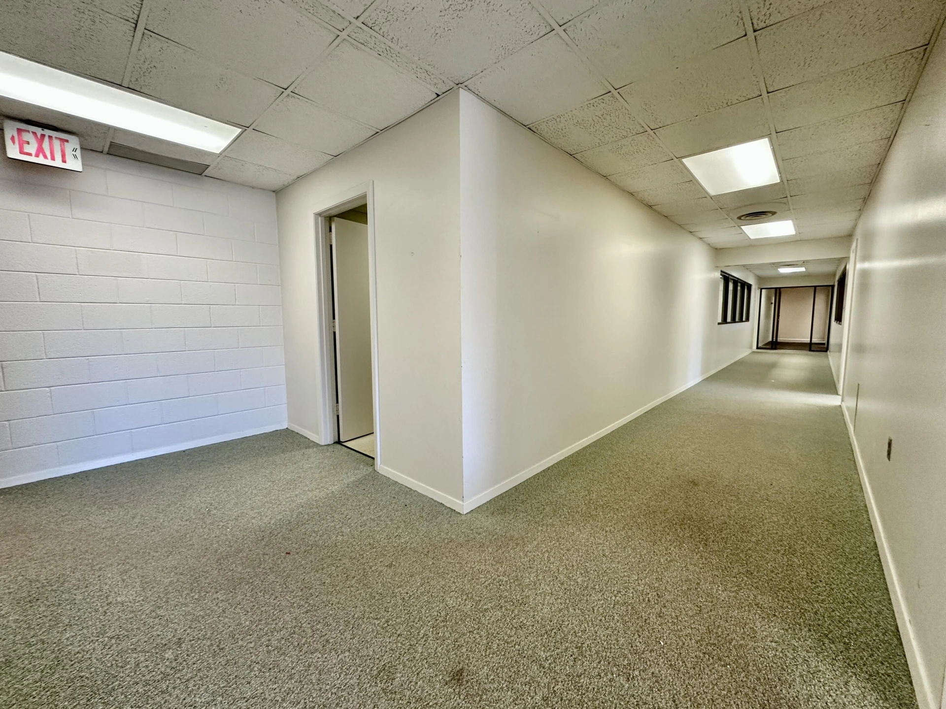 8 Lester ST - Photo 31