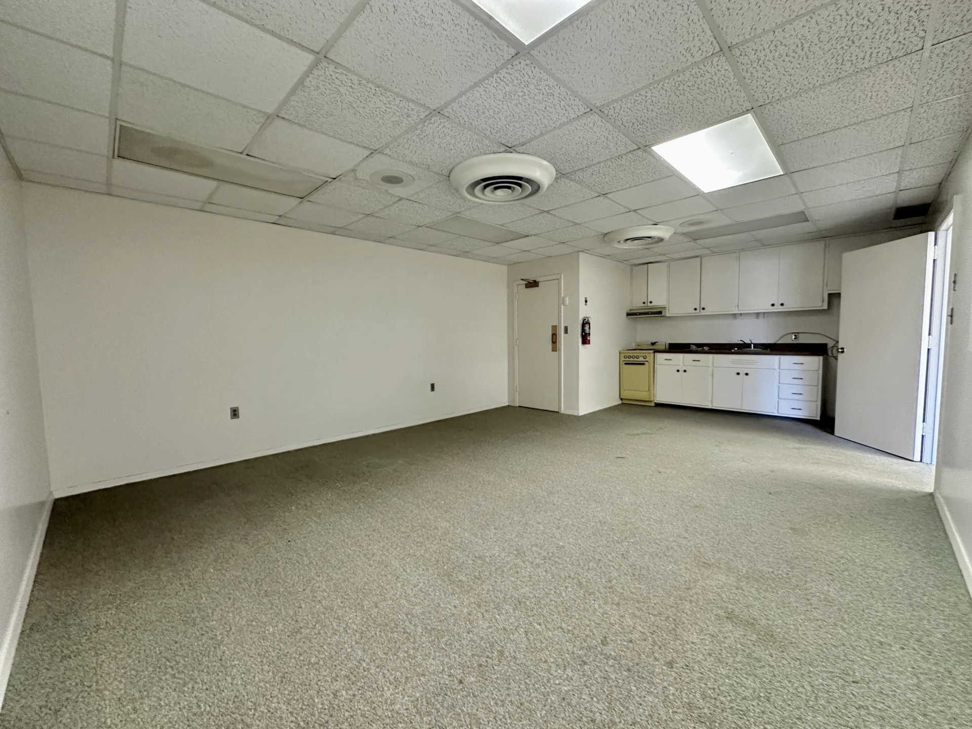 8 Lester ST - Photo 34