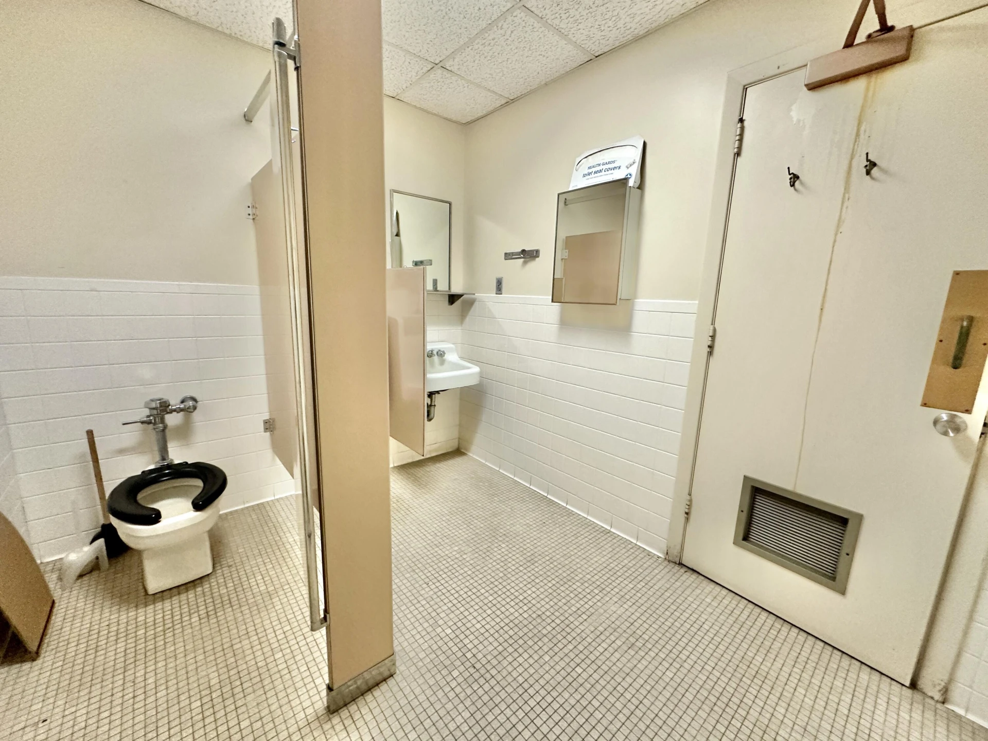 8 Lester ST - Photo 40