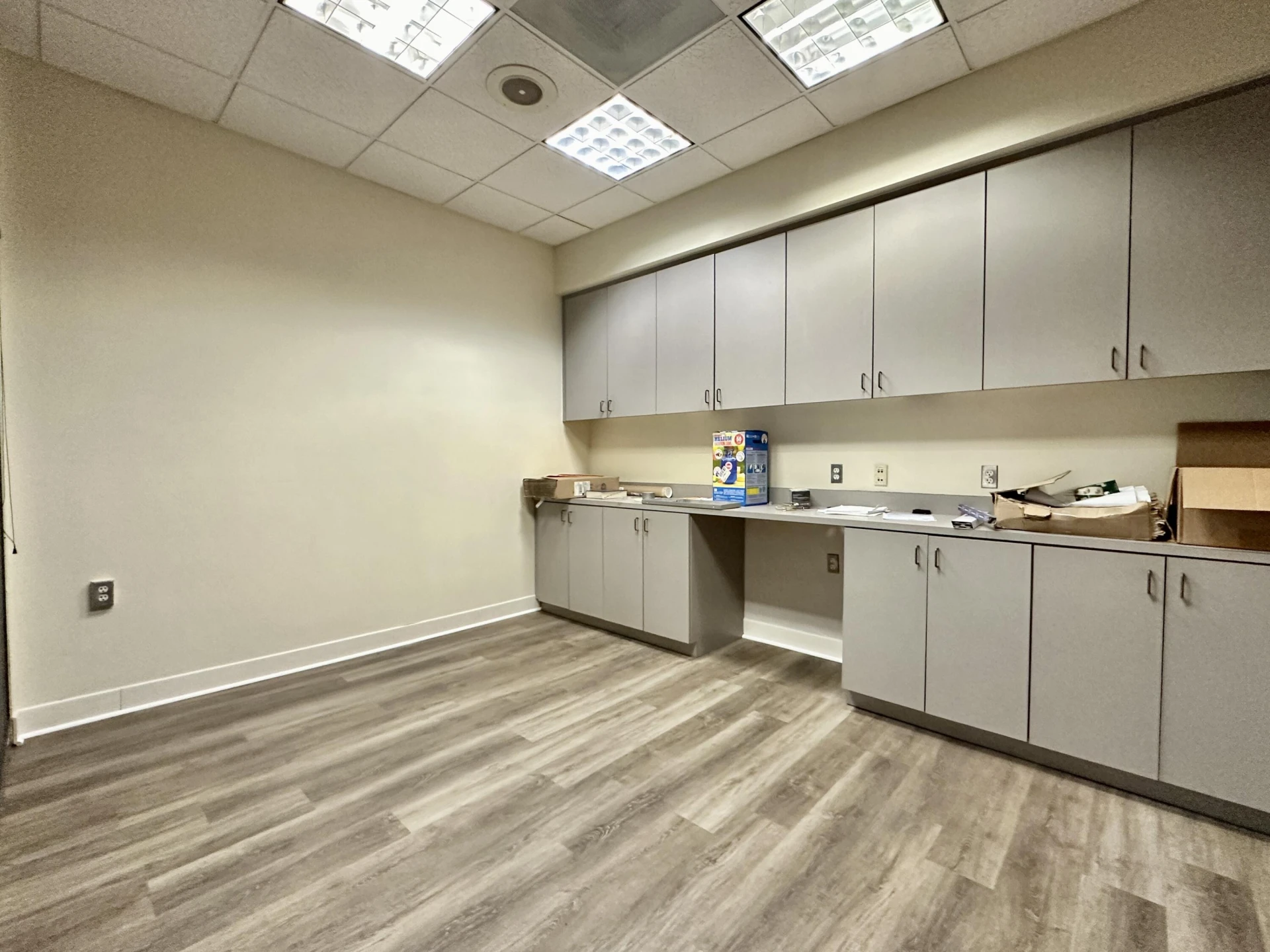 8 Lester ST - Photo 8