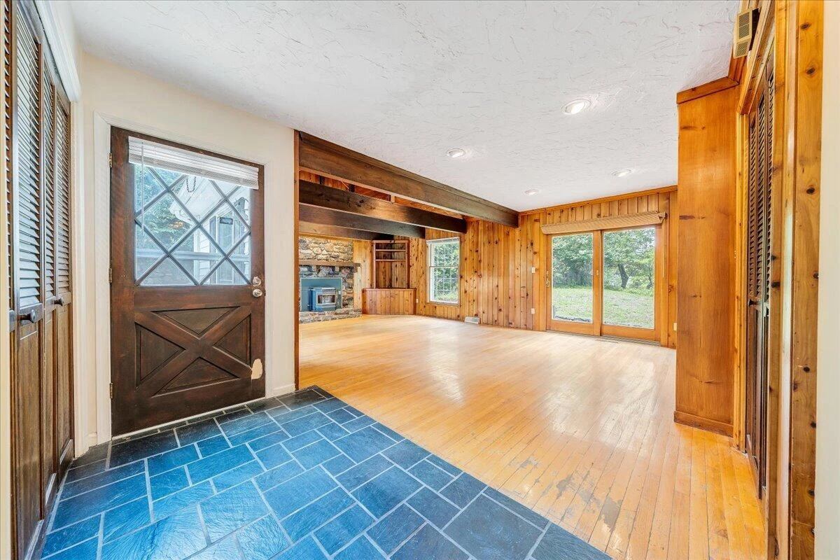 802 Oakwood DR - Photo 10