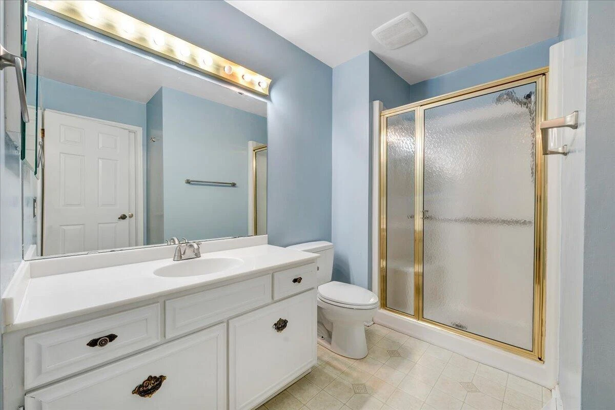 802 Oakwood DR - Photo 22