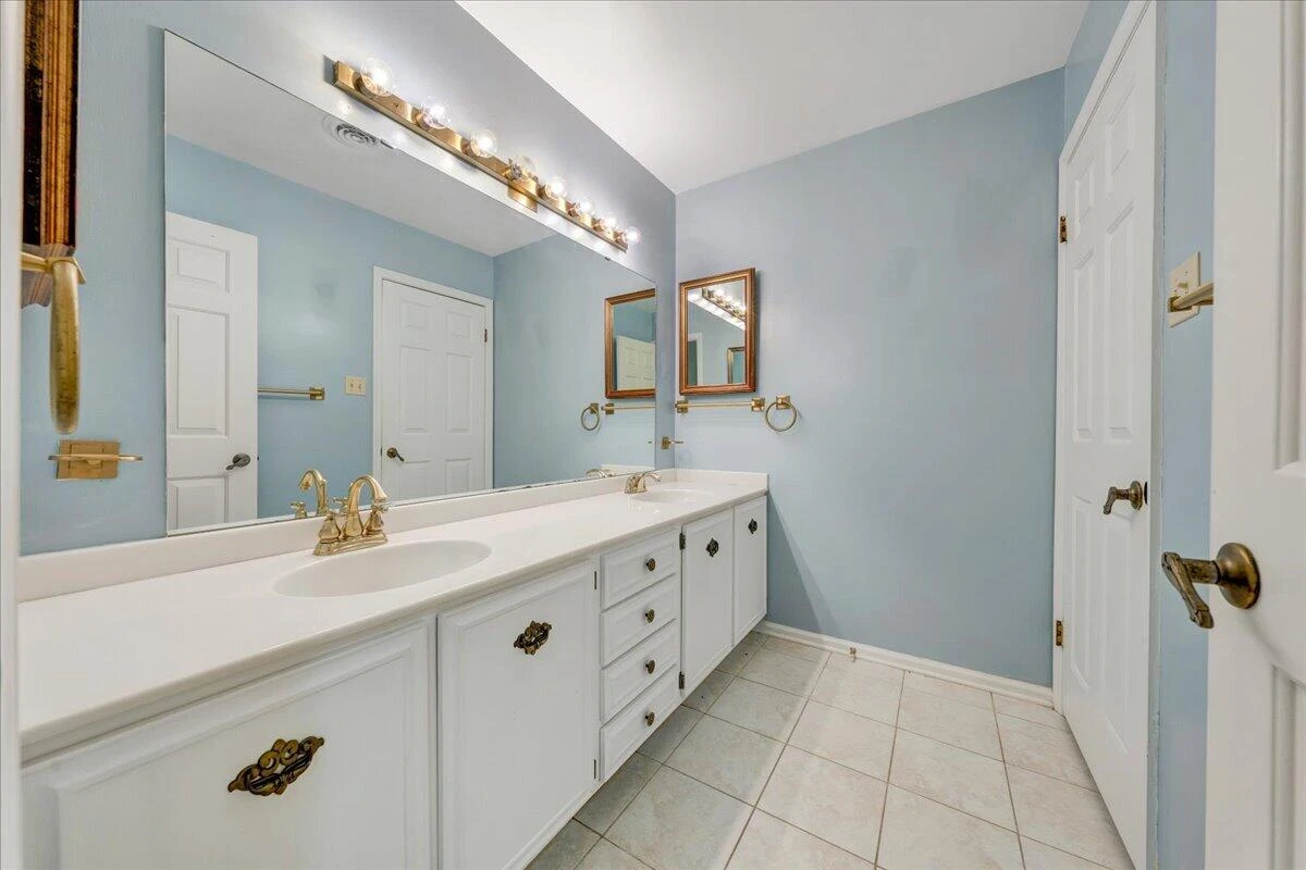802 Oakwood DR - Photo 27