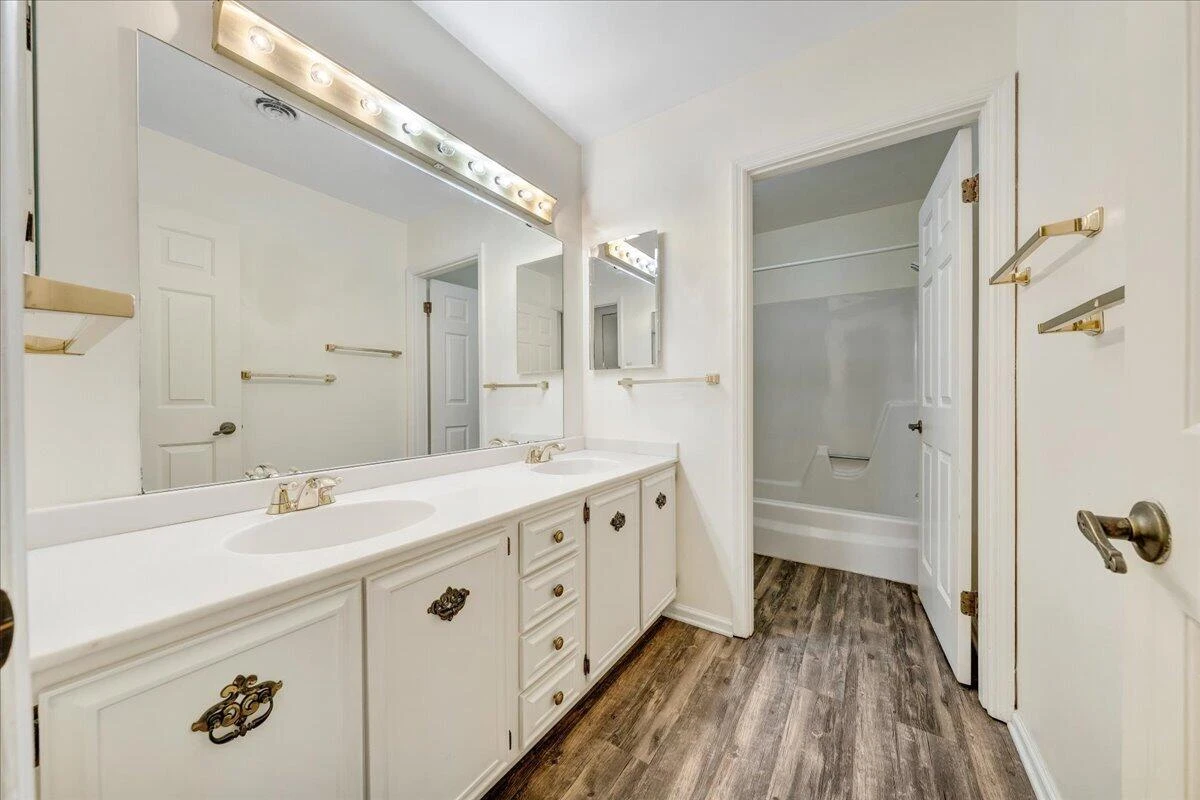 802 Oakwood DR - Photo 31