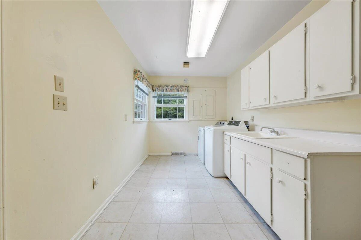 802 Oakwood DR - Photo 36