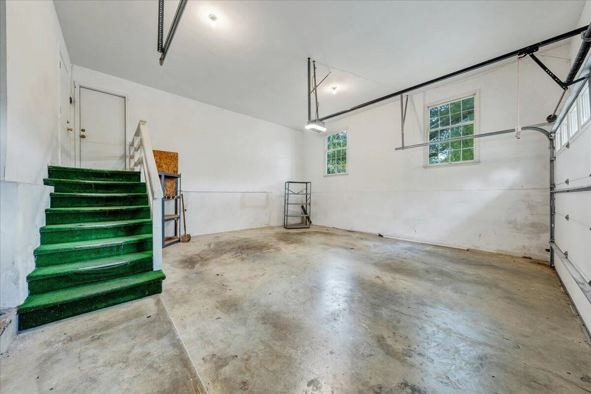802 Oakwood DR - Photo 37