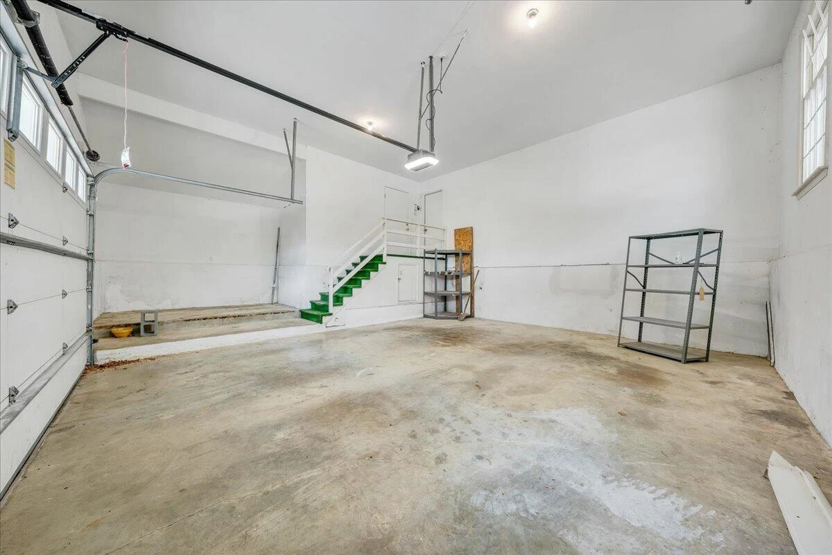 802 Oakwood DR - Photo 38