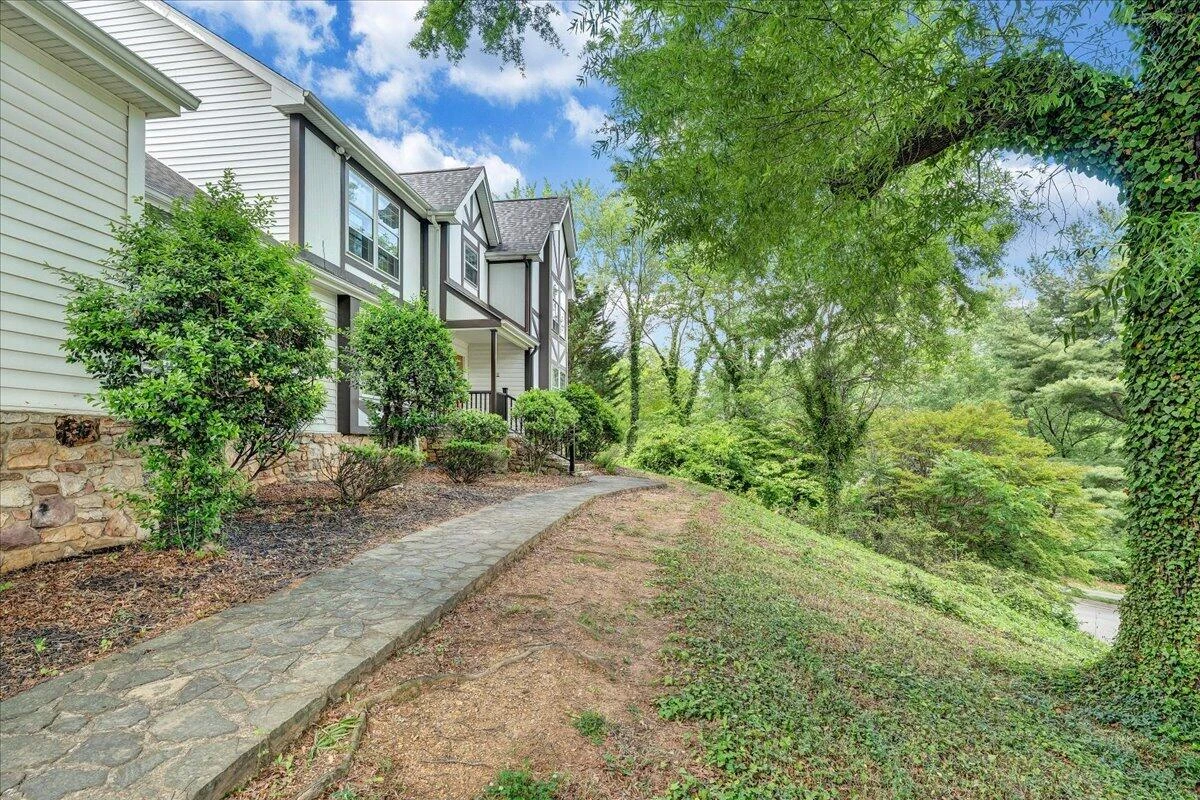 802 Oakwood DR - Photo 42
