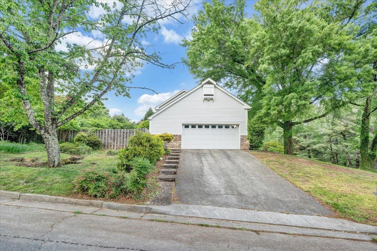 802 Oakwood DR - Photo 46