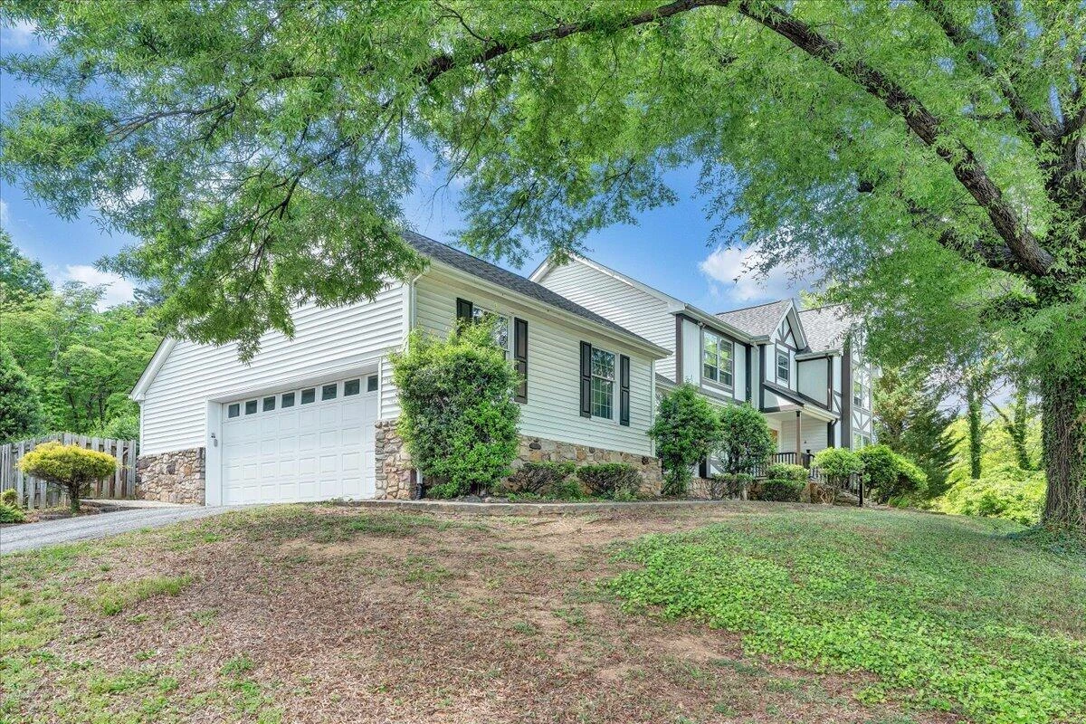802 Oakwood DR - Photo 54
