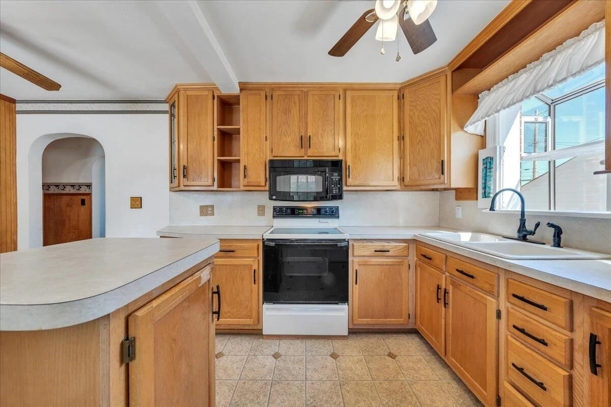918 Whitney AVE - Photo 14