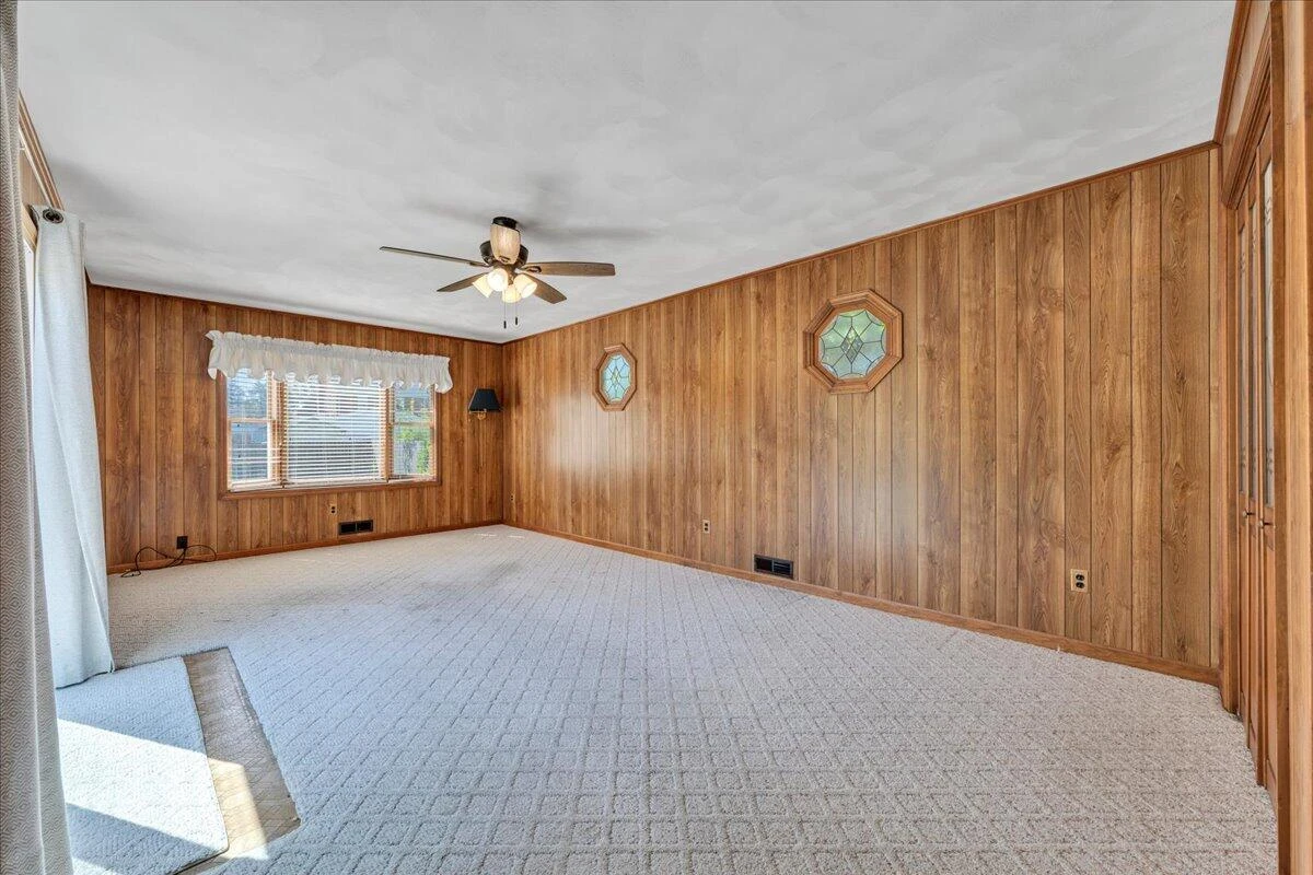 918 Whitney AVE - Photo 18