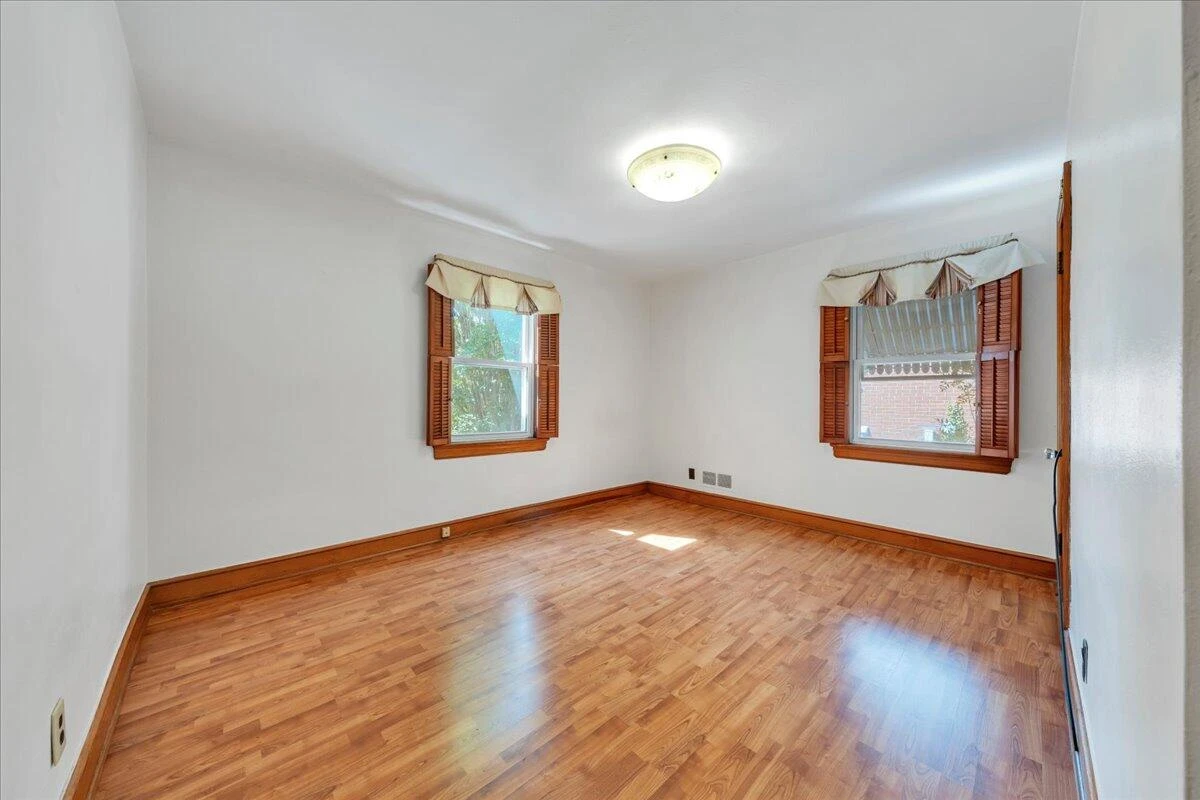 918 Whitney AVE - Photo 24