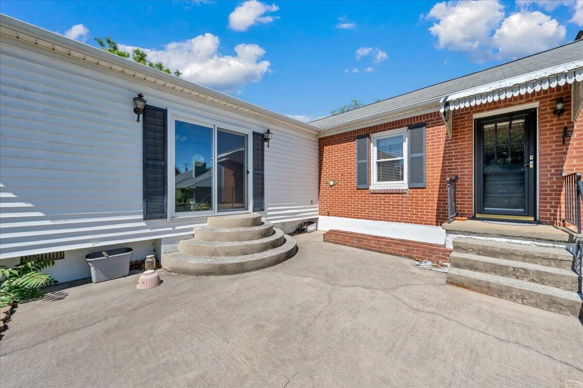 918 Whitney AVE - Photo 37