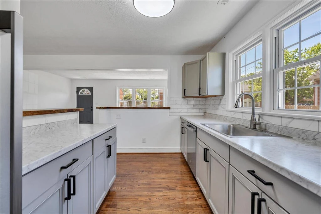2622 Bowman ST - Photo 15