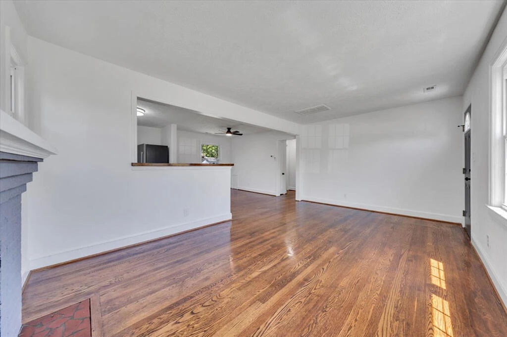 2622 Bowman ST - Photo 6