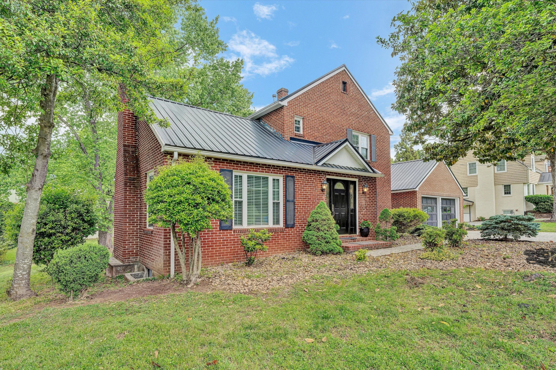 3289 Avenham AVE - Photo 2