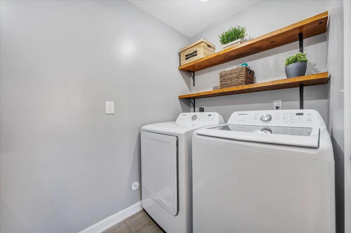 2348 Locust Grove CIR - Photo 11
