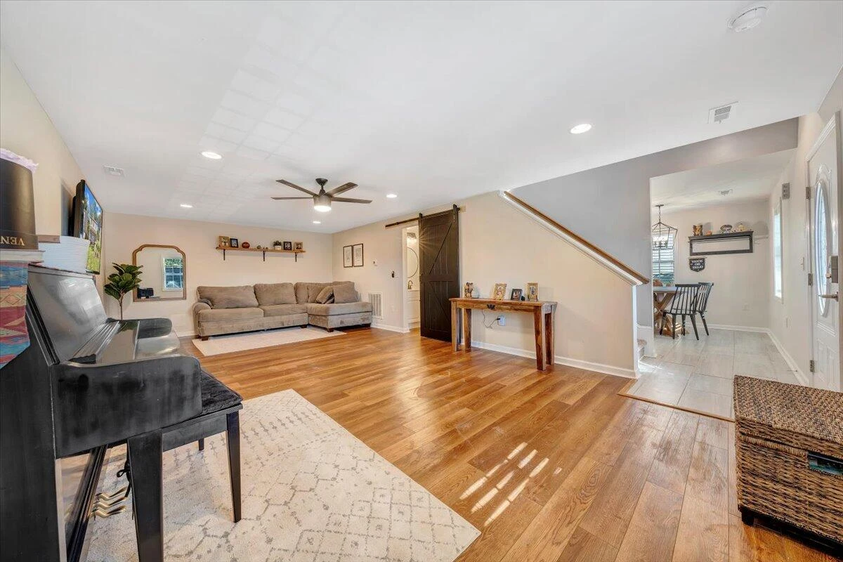 2348 Locust Grove CIR - Photo 13