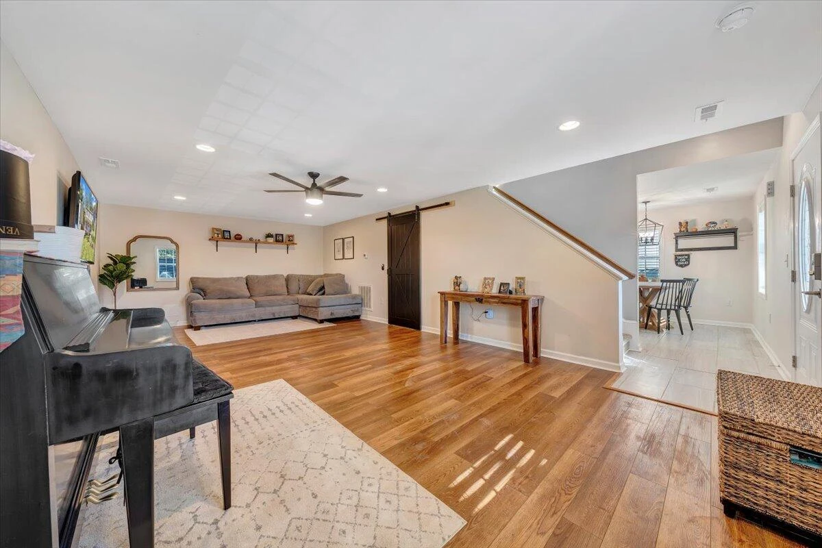 2348 Locust Grove CIR - Photo 14